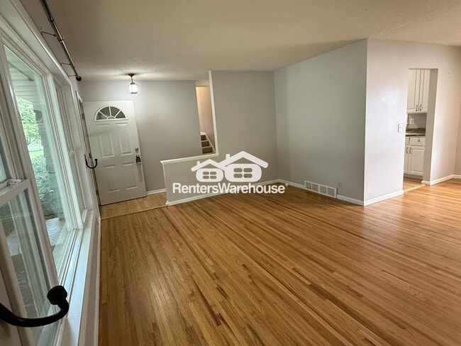 Foto del edificio - 6301 Russell Ave S