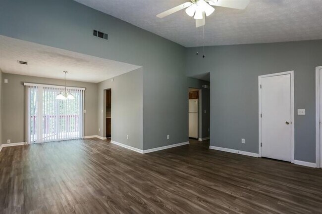 Building Photo - 658 Tarragon Way SW