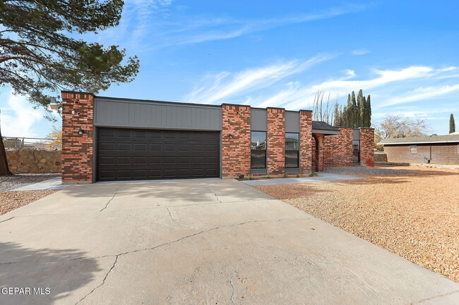 Building Photo - 17001 Darrington Rd