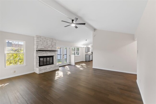 Foto del edificio - 903 E Logan St