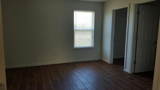 Building Photo - Newer 3 Bedroom 2 Bath Home Near I-44