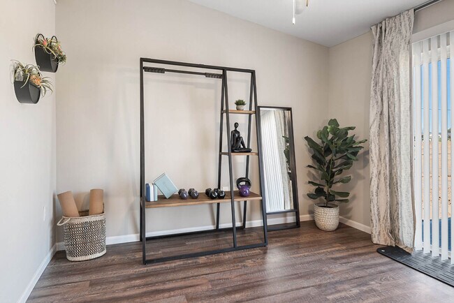 Habitación para todos tus artículos del hogar favoritos - Redwood Portage