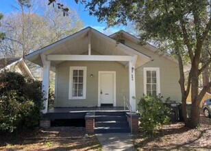 Building Photo - 808 Camp St