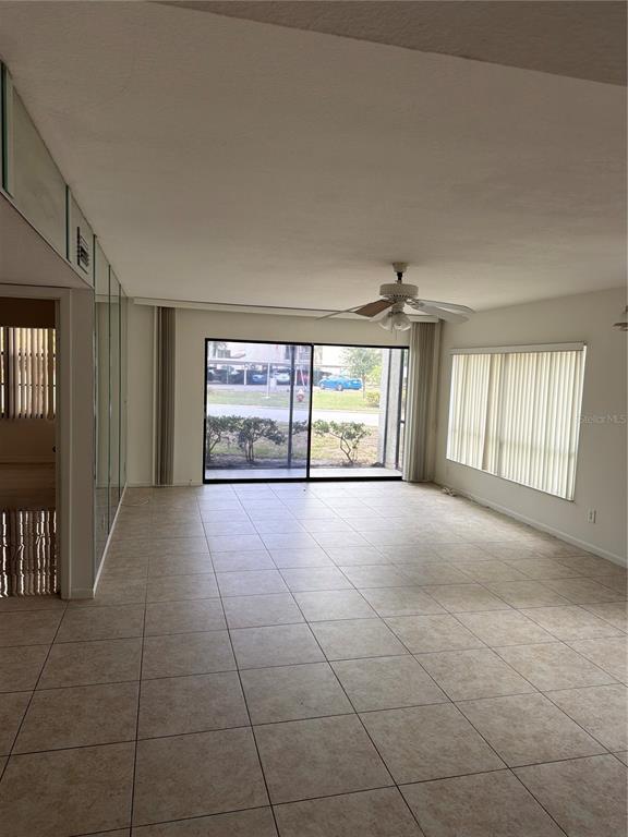 Foto del edificio - 700 Starkey Rd