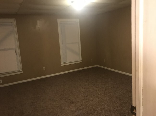 Master Bedroom - 620 N Bever St