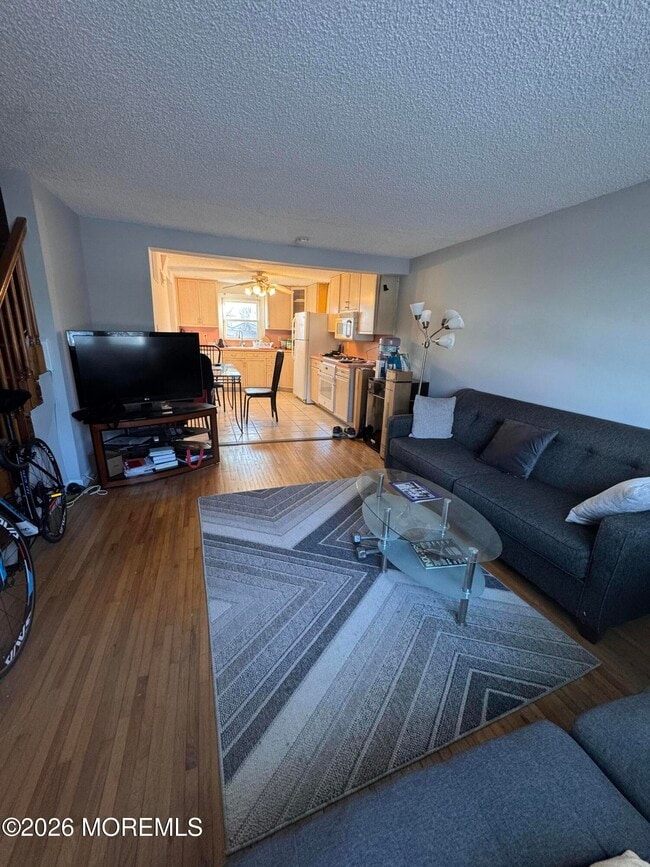 Foto del edificio - 30 Howland Ave