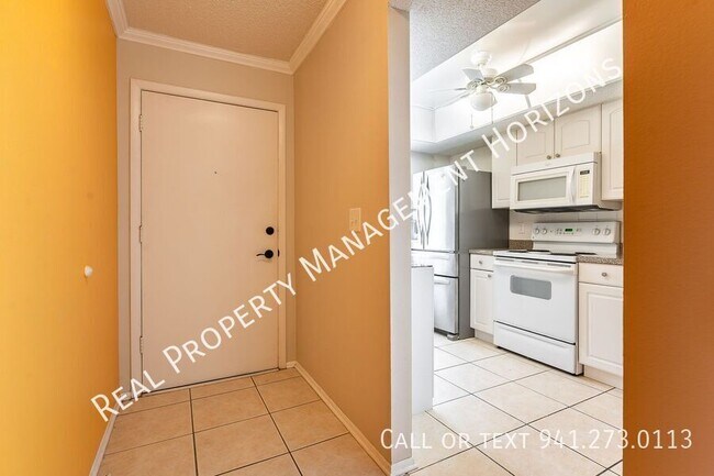 Building Photo - 2624 Woodgate Ln