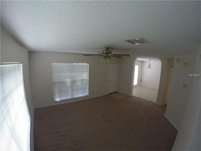 Foto del edificio - 708 Kensington Lake Cir