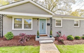 Building Photo - 4201 Seaforth Dr