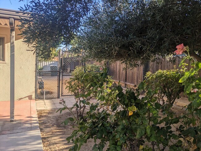 Foto del edificio - 3161 W Swift Ave