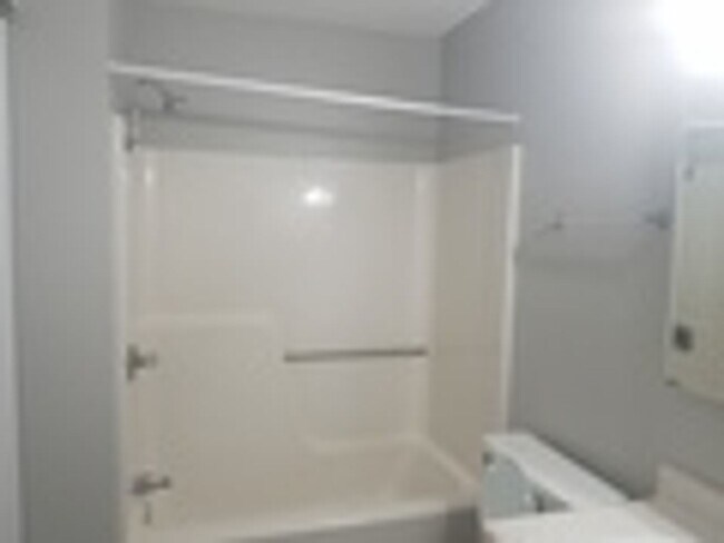 Foto del edificio - 2 bedroom 1 bathroom Townhouse