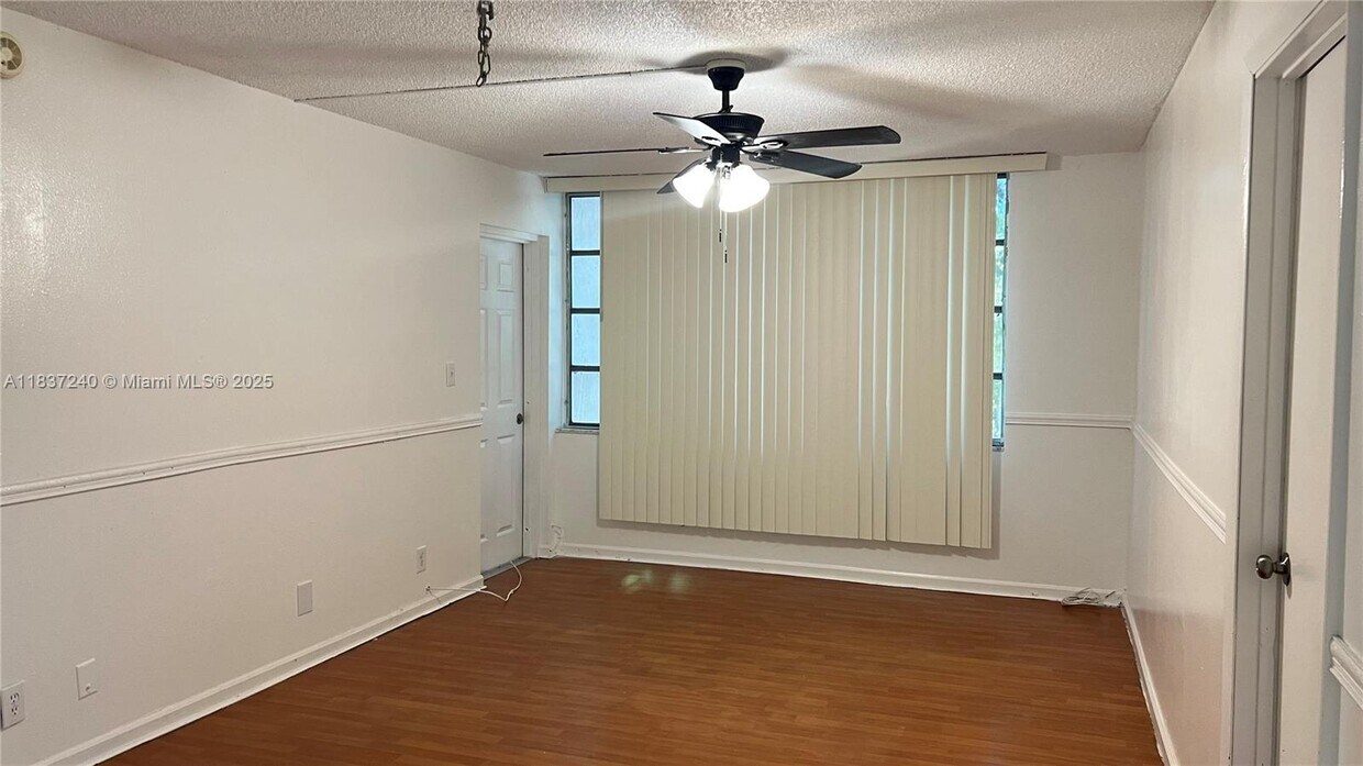 Foto principal - 7001 Environ Blvd