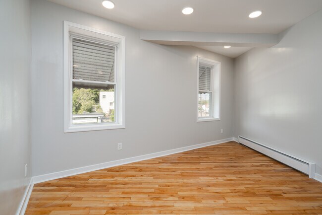 Foto del edificio - 3400 University Ave SE