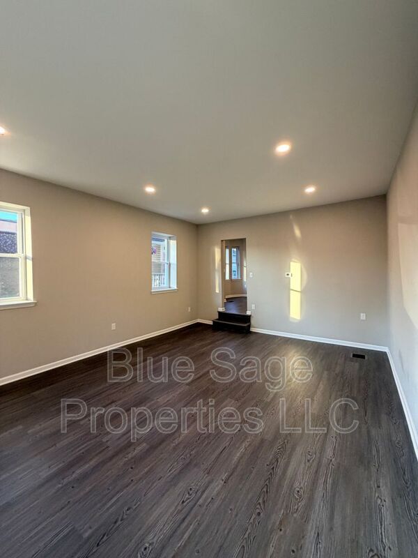 Foto del edificio - 44 W Winona Ave