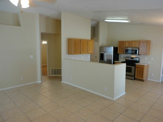 Foto del edificio - 7133 Hartford Hills Dr NE