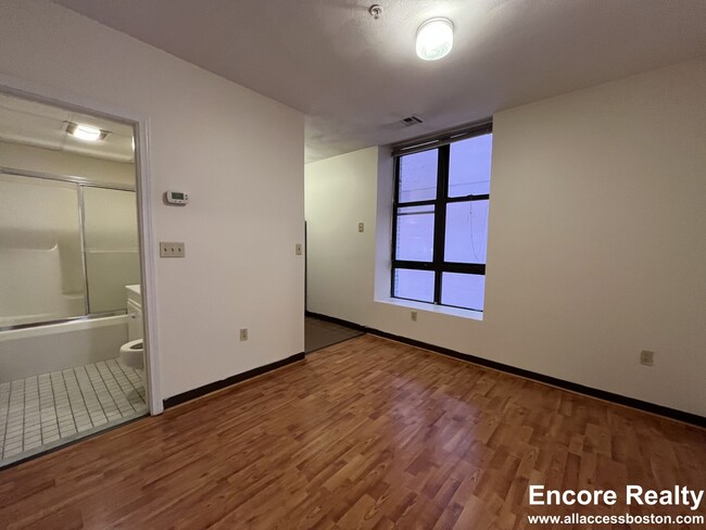 Building Photo - 81 Essex St