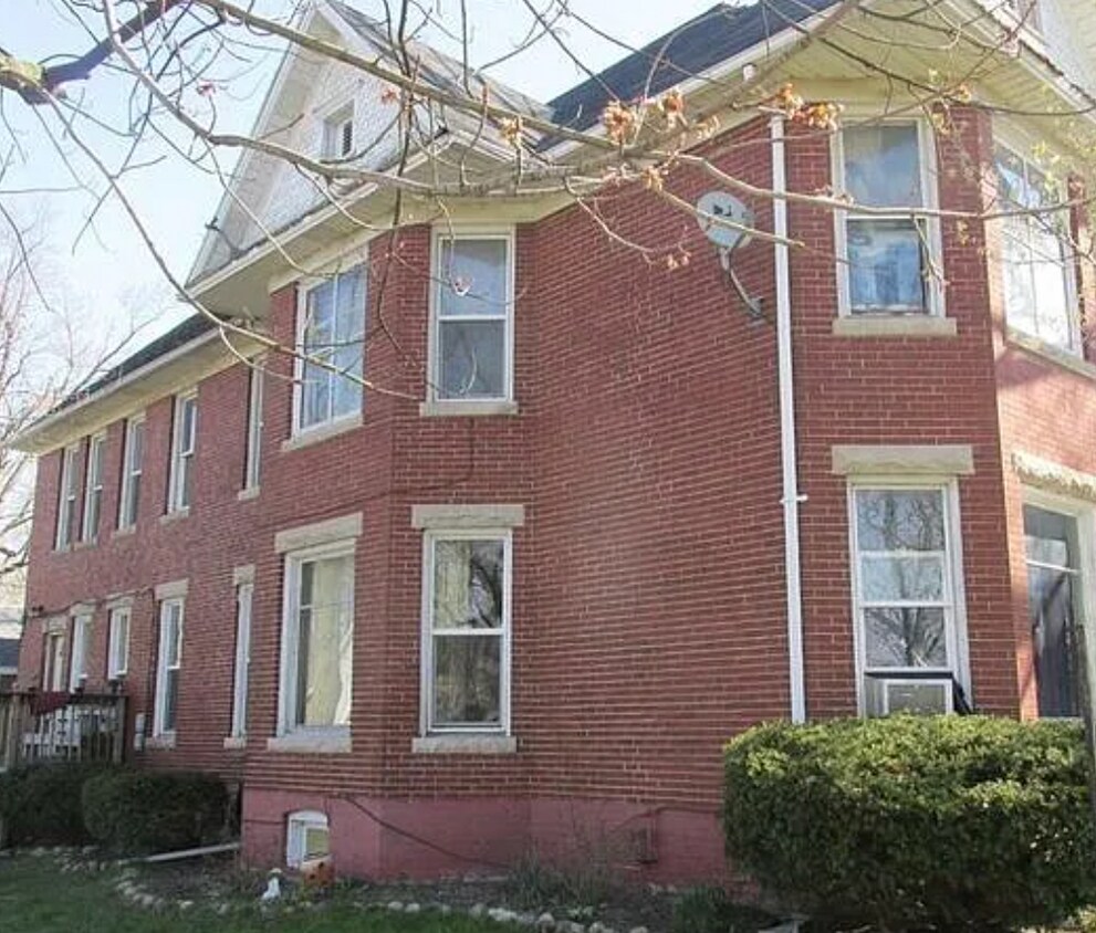 Foto del edificio - 3BR | 1BA | First-Floor Unit with Garage & Fenced Yard – Michigan City