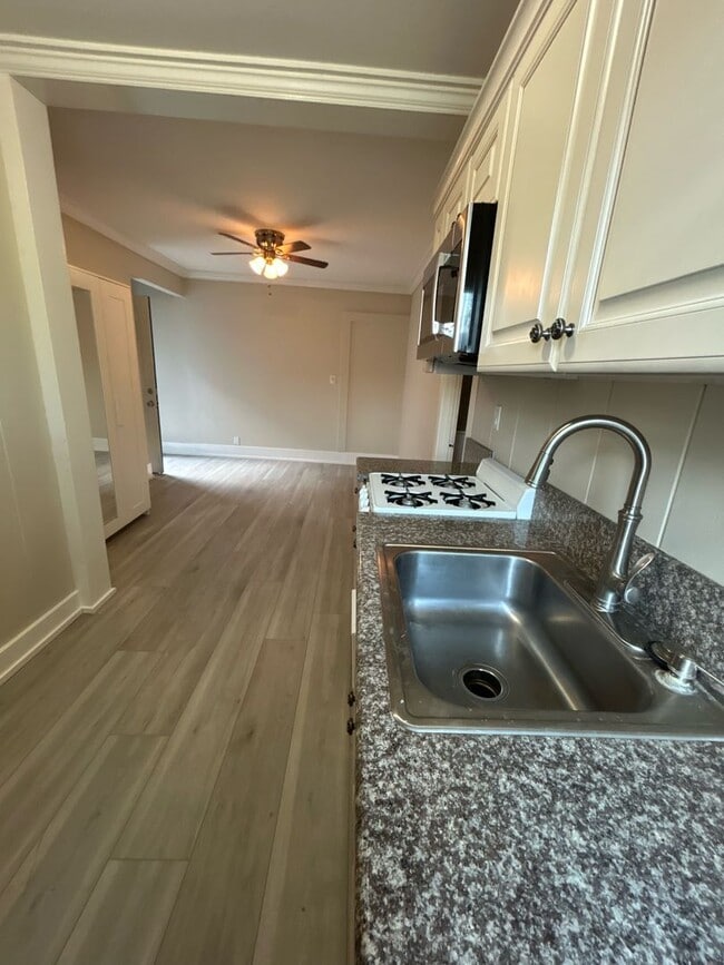 Building Photo - Studio - Downtown Laguna Beach