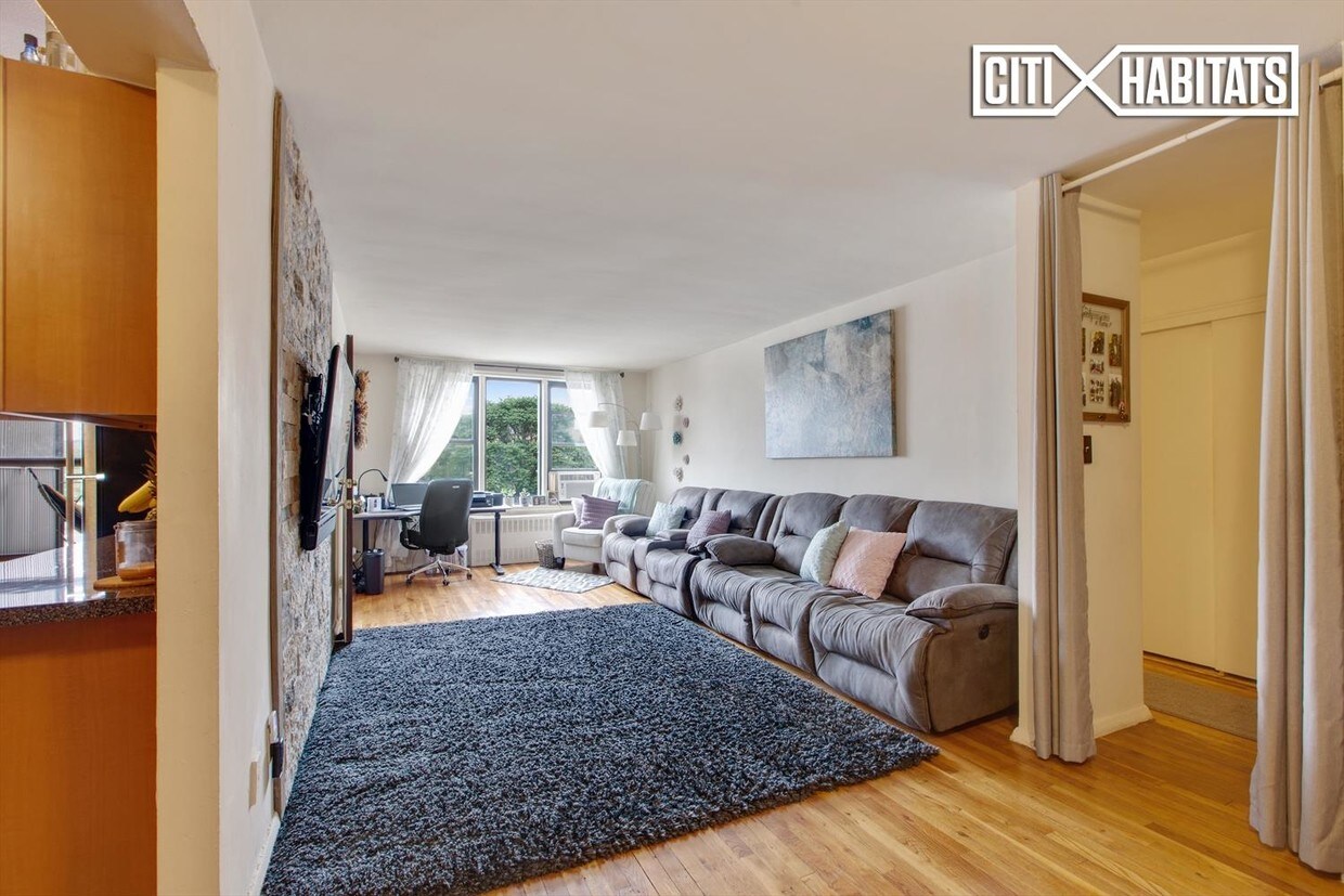 Foto principal - 2860 Bailey Ave