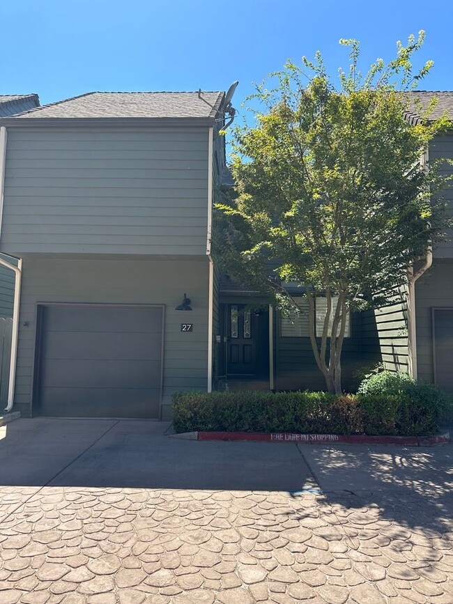 Building Photo - 8667 Mariners Dr