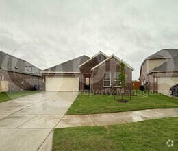 Building Photo - 726 Madrono Dr
