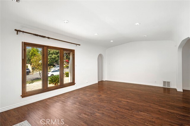 Building Photo - 1560 Ridgeway Dr