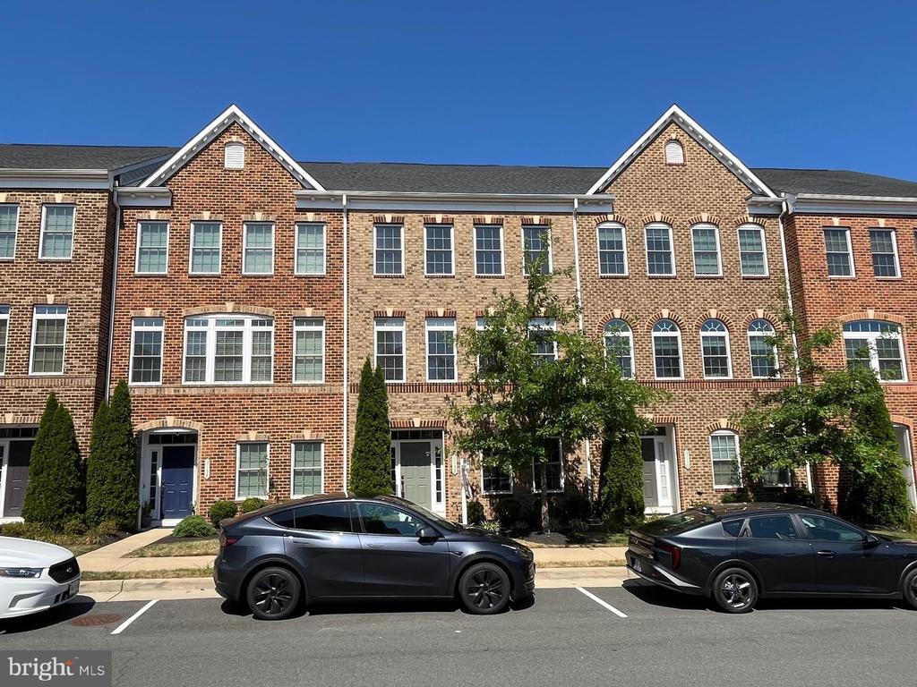 Foto principal - 3152 Yeager Dr