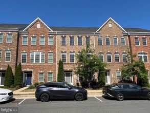 Building Photo - 3152 Yeager Dr