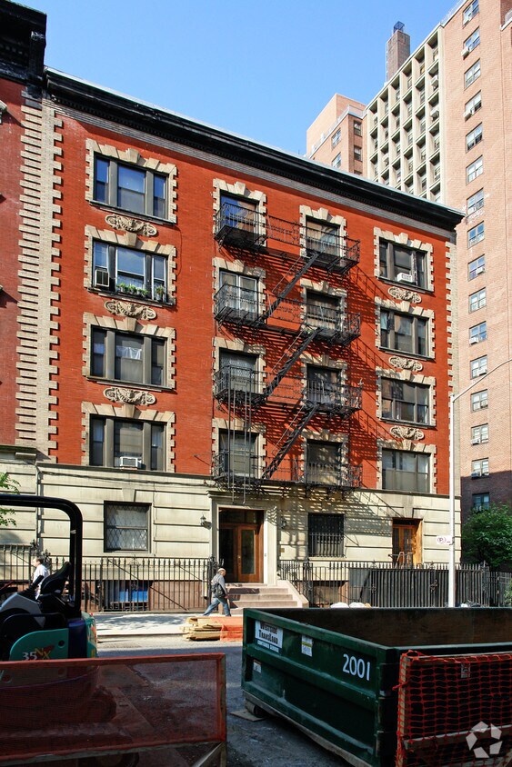 Primary Photo - 174 W 89th St