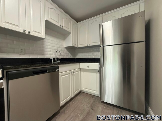 Building Photo - 23 Kenmar Dr