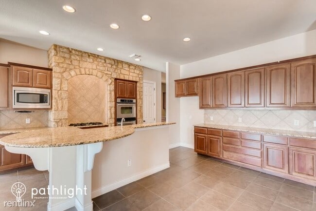 Foto del edificio - 5 br, 3 bath House - 340 Aspen Dr UNIT
