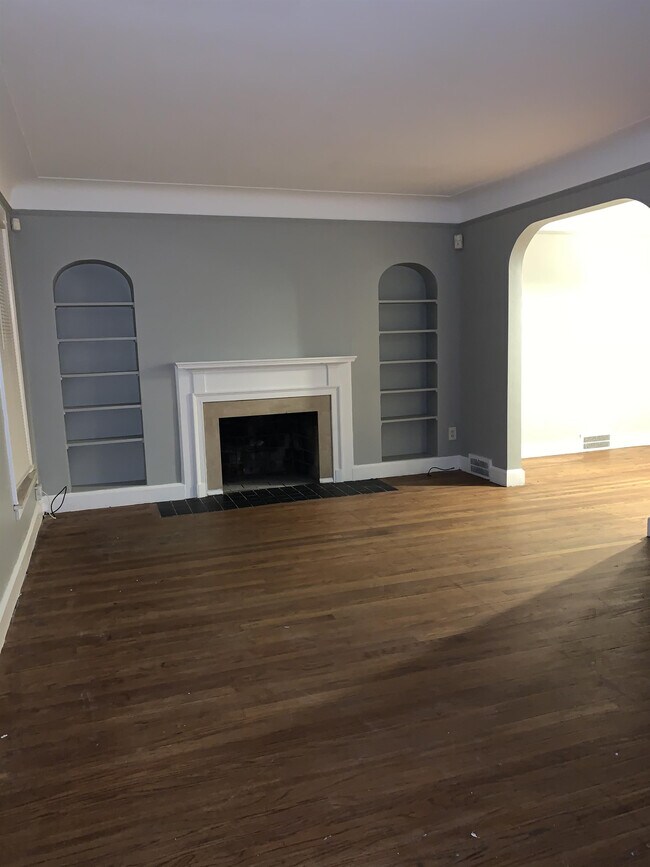 Building Photo - 13860 Collingham Dr