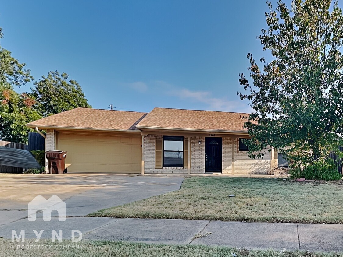 Primary Photo - 1305 Armstrong Dr
