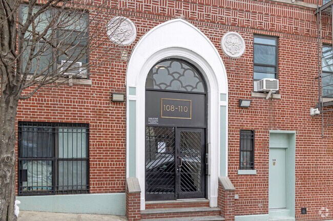 Entrada - 108-110 E 176th St