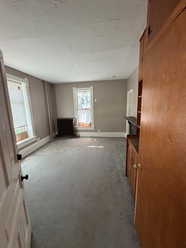 Building Photo - 512 W Ionia St