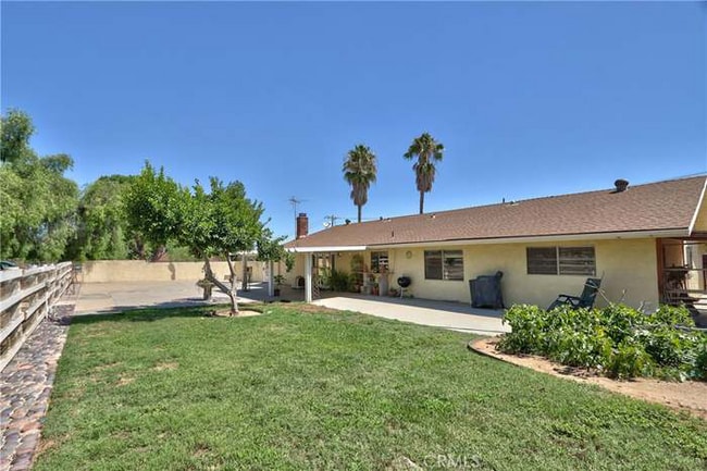 Foto del edificio - 21355 Webster Ave