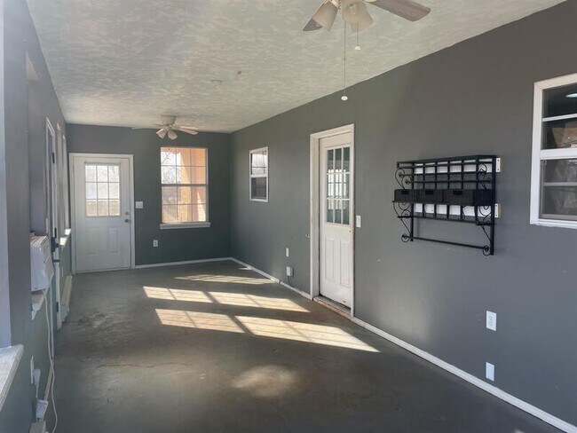Building Photo - 30161 N2970 Rd