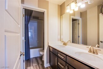 Building Photo - 5863 Glory Heights Dr