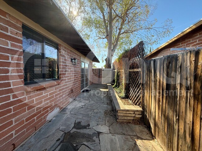 Building Photo - 3533 E 27th St