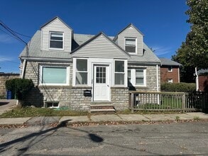 Building Photo - 206 Adams St