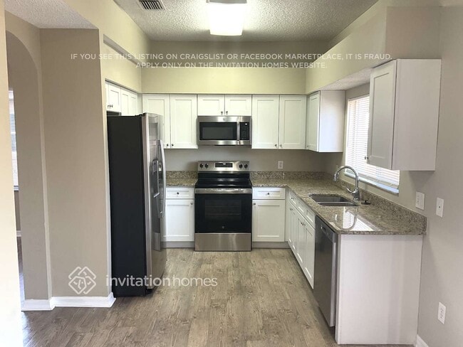 Building Photo - 13220 Pike Lake Dr