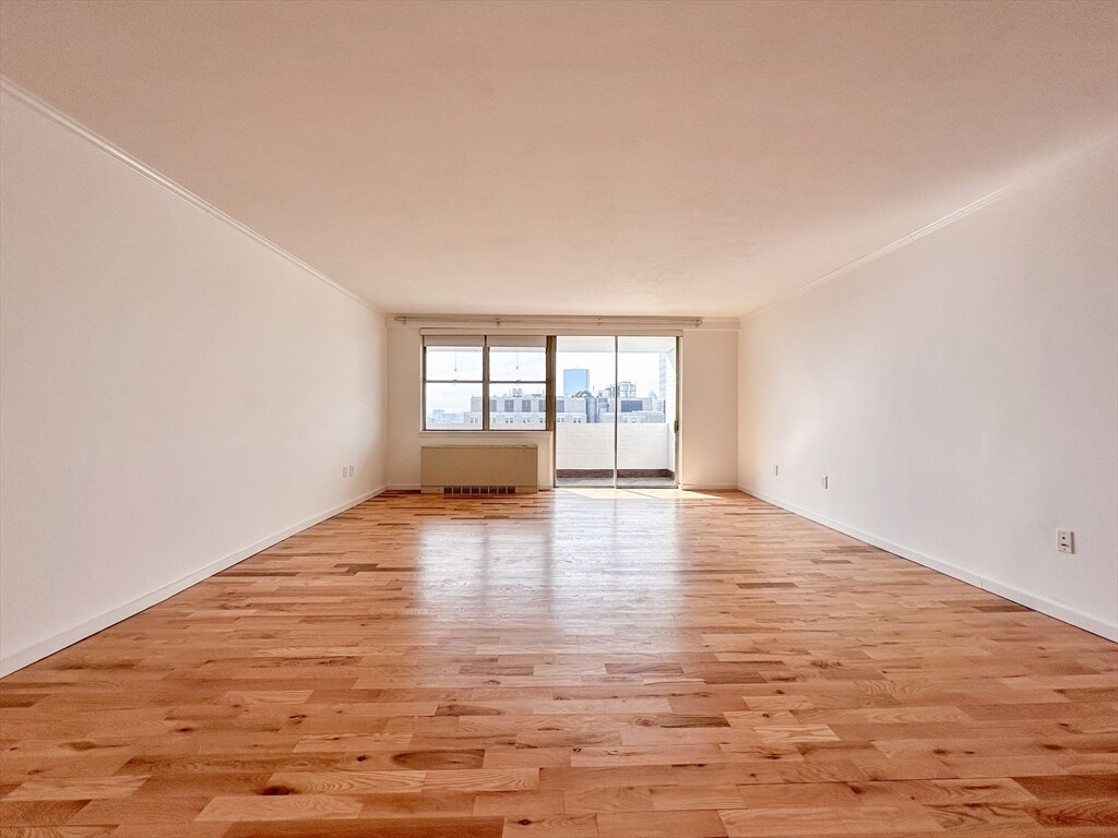 Primary Photo - 8 Whittier Pl