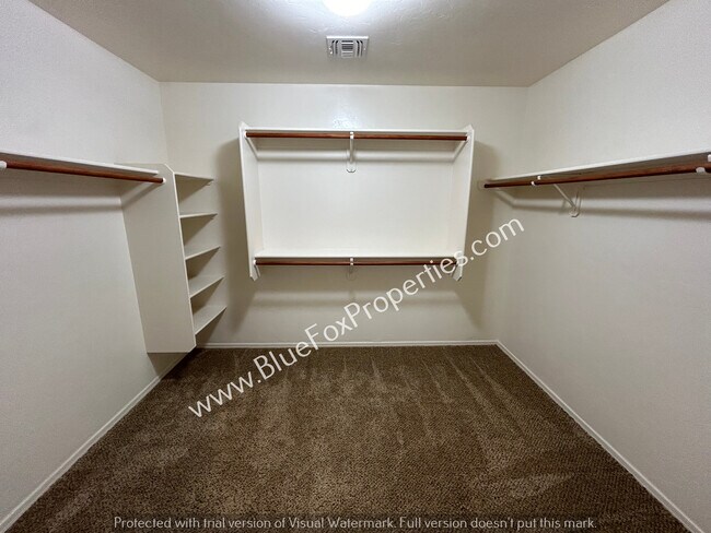 Building Photo - 167 W Calle Patio Lindo