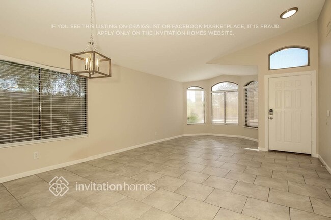 Foto del edificio - 375 N 167th Dr