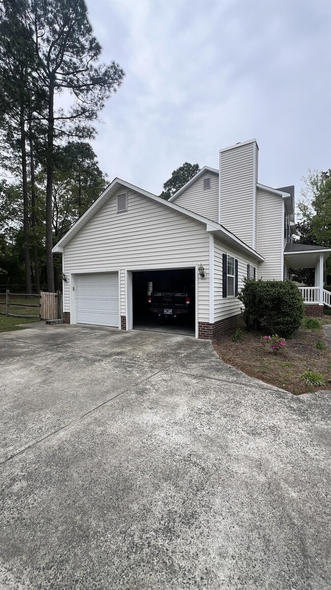 Building Photo - 166 Coachman Way