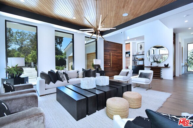 Foto del edificio - 4544 Woodley Ave