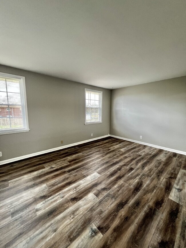 Building Photo - 105 Ambrose Dr