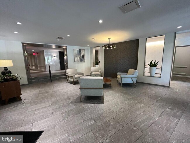 Foto del edificio - 1637 Oakwood Dr