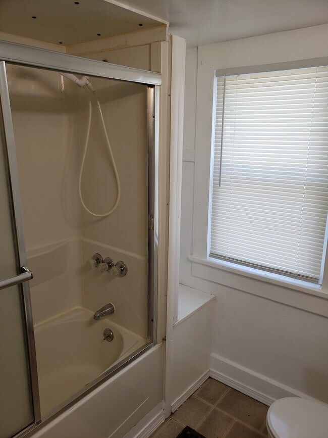 Building Photo - 740 N Jefferson St