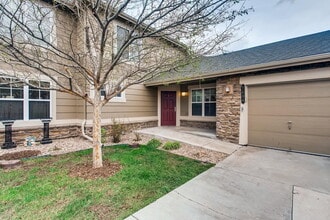 Building Photo - Gorgeous 5 Bed/4 Bath Townhome with Fully Finished Custom Basement! Cherry Creek Schools!